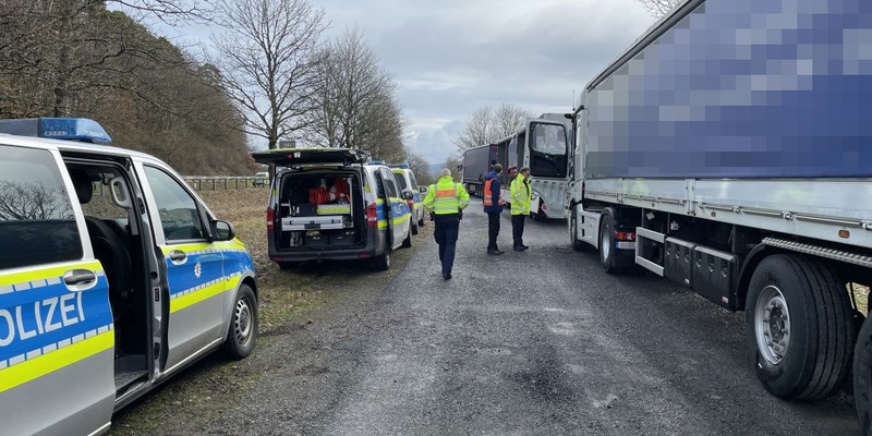 Mittelhessen: LAHN-DILL-KREIS: + Gemeinsame Gefahrgutkontrolle von Polizei und Landkreisen + Kabel und Elektroschrott gestohlen + Schockanrufer machen mehrere Tausend Euro Beute + - Foto: presseportal.de