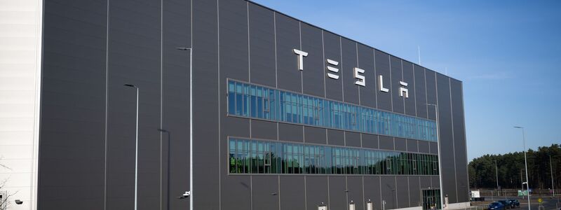 Hier wird bald ein Betriebsrat gewählt: Tesla in Grünheide. (Archivbild) - Foto: Sebastian Gollnow/dpa