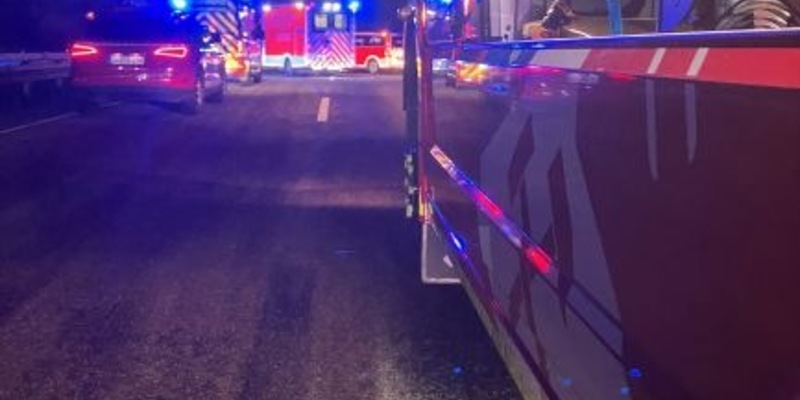 FW-OB: Verkehrsunfall auf der A42: Drei Verletzte Personen - Foto: presseportal.de