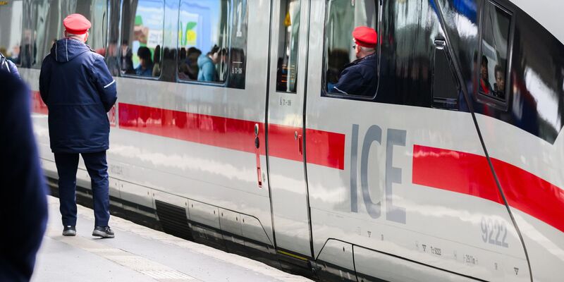 Die Bahn hat mit der Lokführergewerkschaft GDL einen Tarifkompromiss verhandelt. (Archivbild) - Foto: Julian Stratenschulte/dpa