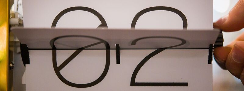 Die Sommerzeit kommt. (Symboldbild) - Foto: Sebastian Gollnow/dpa