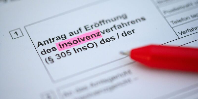 Nach Angaben des Dienstleisters Crif ist die Zahl der Privatinsolvenzen 2025 in Deutschland gestiegen. (Symbolbild) - Foto: Jonas Walzberg/dpa