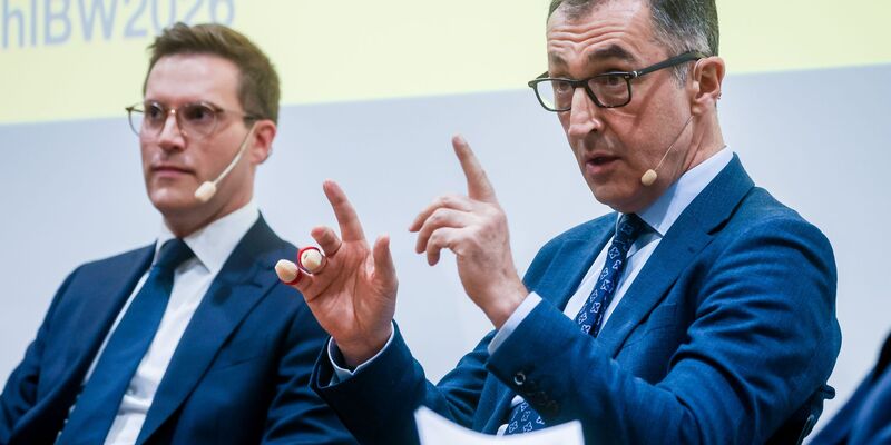 Jüngste Umfragen sagen Kopf-an-Kopf-Rennen voraus.  - Foto: Christoph Schmidt/dpa