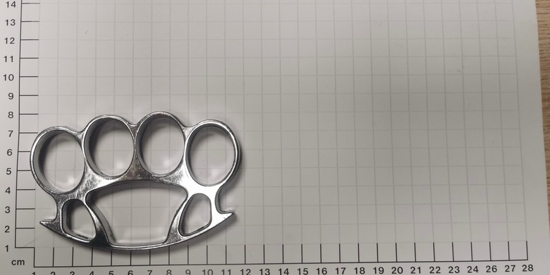 BPOL NRW: Schlagring im Essener Hauptbahnhof - Bundespolizisten finden verbotenen Gegenstand und Drogen - Foto: presseportal.de