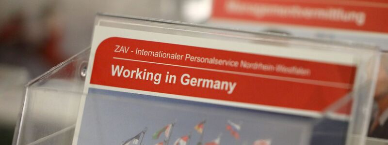 Der deutsche Arbeitsmarkt wird zu einem größer werdenden Anteil von Menschen getragen, die keinen deutschen Pass haben. (Symbolbild) - Foto: Oliver Berg/dpa