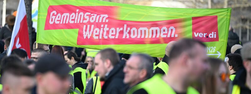 Der deutschlandweite Warnstreik dauert je nach Region bis in die Nacht auf Samstag oder in die Nacht auf Sonntag. - Foto: Elisa Schu/dpa