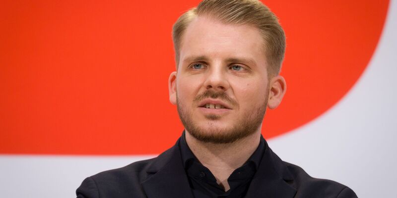 SPD-Generalsekretär Tim Klüssendorf sieht weiterhin Chancen für ein AfD-Verbotsverfahren. (Archivbild) - Foto: Soeren Stache/dpa