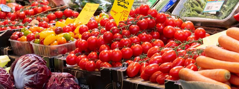 Die Lebensmittelpreise sind in den vergangenen Jahren deutlich gestiegen (Archivbild)  - Foto: Boris Roessler/dpa