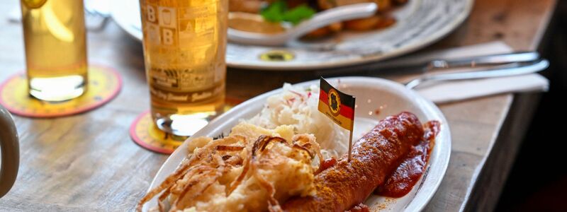 Die Gäste merken wenig von der Mehrwertsteuerabsenkung in der Gastronomie. - Foto: Jens Kalaene/dpa