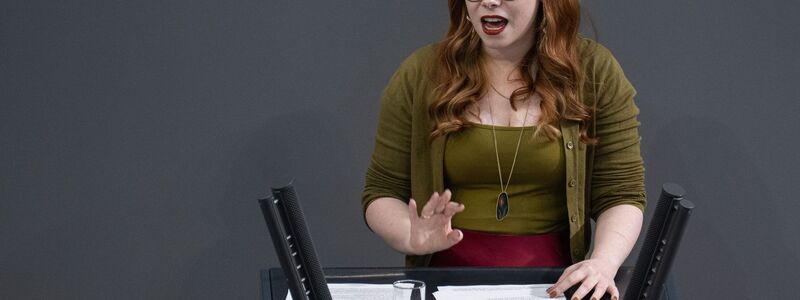 Die Linken-Abgeordnete Kathrin Gebel spricht über Gewalt gegen Frauen und dabei auch über ein eigenes Erlebnis.  - Foto: Sebastian Christoph Gollnow/dpa