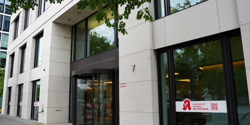 ABDA-Präsident begrüßt Ankündigung der Koalition zum Apothekenhonorar - Foto: presseportal.de