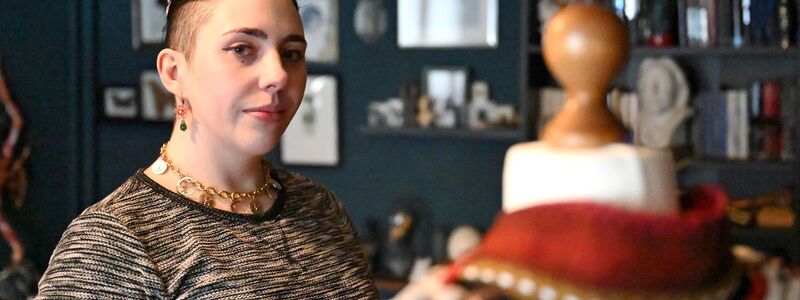 Toni hat in ihrer Jugend zum Cosplay gefunden. - Foto: Jennifer Brückner/dpa