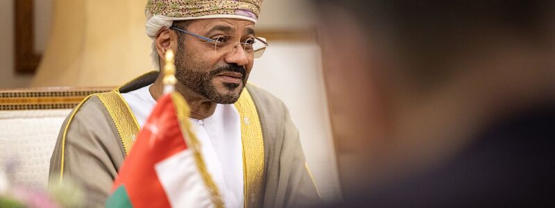Omans Außenminister al-Bussaidi hofft auf eine baldige Einigung zwischen den USA und dem Iran.   - Foto: Hannes P Albert/dpa