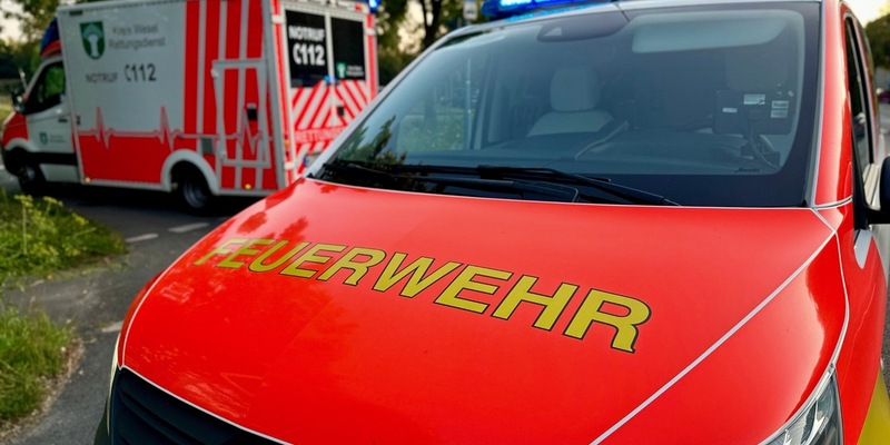 FW Hünxe: Unterstützung für den Rettungsdienst - Foto: presseportal.de