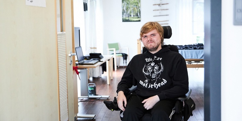 Schreib was über mich, nicht über die Krankheit - Leben mit einer seltenen Erkrankung / Ein junger Erwachsener erzählt. - Foto: presseportal.de