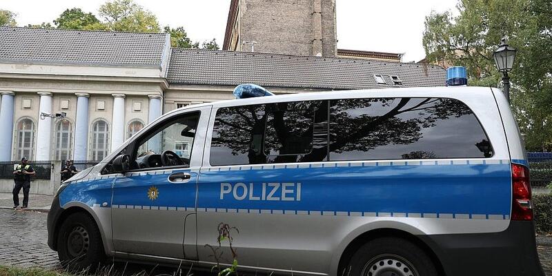 Polizei vor Synagoge (Archiv) - Foto: via dts Nachrichtenagentur
