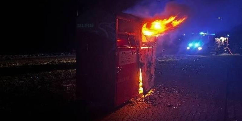 POL-STD: Unbekannte stecken Altkleidercontainer in Apensen in Brand - Polizei sucht Zeugen - Einbrecher in Stader Gaststätte - Foto: presseportal.de