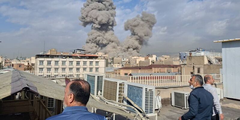 In Irans Hauptstadt gab es mehrere Explosionen. - Foto: Uncredited/AP/dpa
