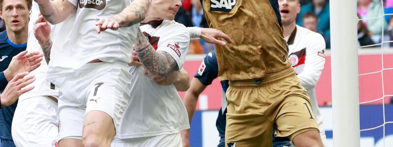 Hoffenheims Nationaltorwart Oliver Baumann bekam gegen St. Pauli unerwartet viel Arbeit.   - Foto: Heiko Becker/dpa