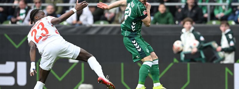 Ließ vor der Pause eine Bremer Doppelchance liegen: Romano Schmid (r) - Foto: Carmen Jaspersen/dpa