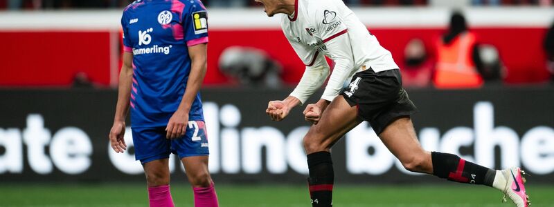 Leverkusens Jarell Quansah jubelt über den Ausgleich.  - Foto: Marius Becker/dpa