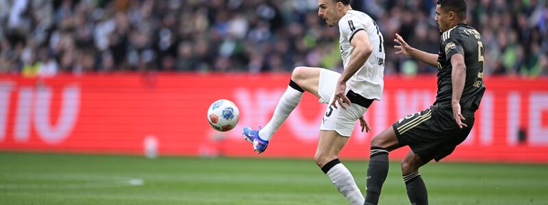 Gut abgeschirmt: Borussias Torjäger Haris Tabakovic. - Foto: Fabian Strauch/dpa