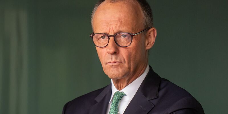 Kanzler Merz verurteilt das Verhalten der iranischen Führung. (Archivfoto) - Foto: Michael Kappeler/dpa