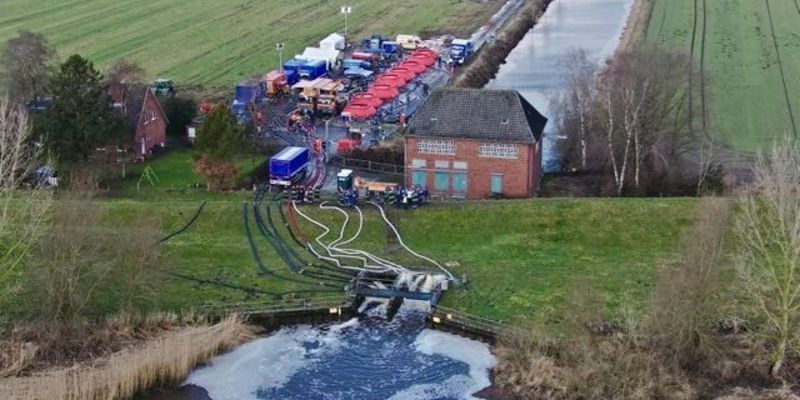THW HH MV SH: Großübung Notschöpfen im Kreis Pinneberg erfolgreich abgeschlossen - Foto: presseportal.de