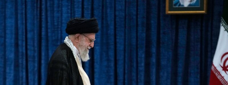 Iranische Staatsmedien haben den Tod von Staatsoberhaupt und Religionsführer Ajatollah Ali Chamenei bestätigt. (Archivbild) - Foto: Vahid Salemi/AP