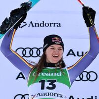 Emma Aicher jubelt über Platz zwei im zweiten Super-G von Soldeu. - Foto: Marco Trovati/AP/dpa