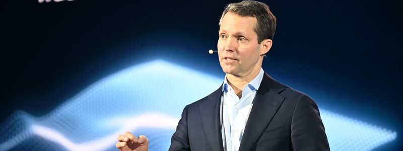 Nokia-Chef Justin Hotard sieht viel Arbeit auf die Netzbetreiber zukommen. - Foto: Wolf von Dewitz/dpa