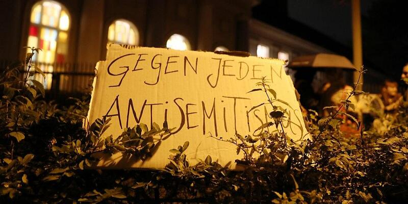 Mahnwache vor der Synagoge (Archiv) - Foto: via dts Nachrichtenagentur