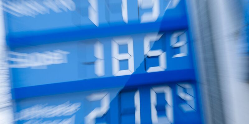 Die SPD-Seeheimer werfen Tankstellen vor, ihre Preise unbegründet zu erhöhen.  - Foto: Peter Kneffel/dpa/dpa-tmn