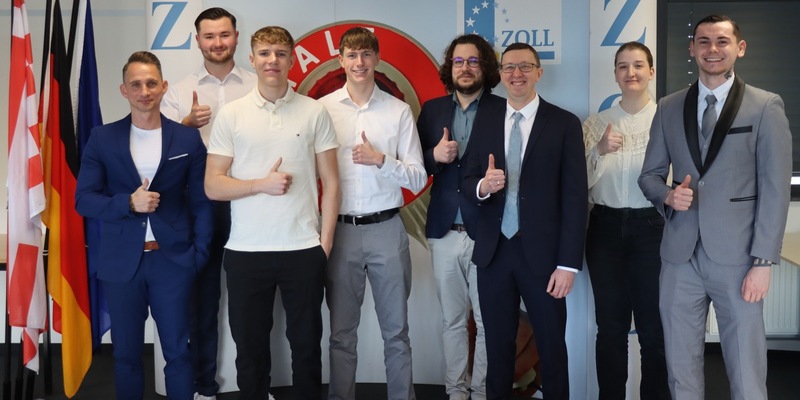 HZA-HB: Berufseinsteiger beim Hauptzollamt Bremen / Jetzt Karriere beim ZOLL starten! - Foto: presseportal.de