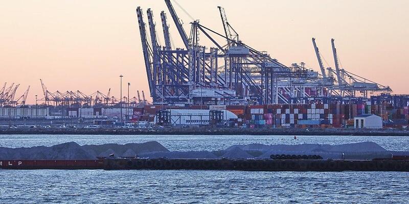 Industrieanlagen (Archiv) - Foto: via dts Nachrichtenagentur