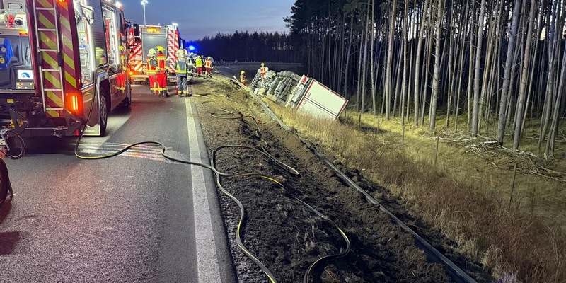 POL-HRO: LKW-Unfall an der Anschlussstelle Malchow - Teilsperrung der BAB 19 in Fahrtrichtung Rostock - Foto: presseportal.de