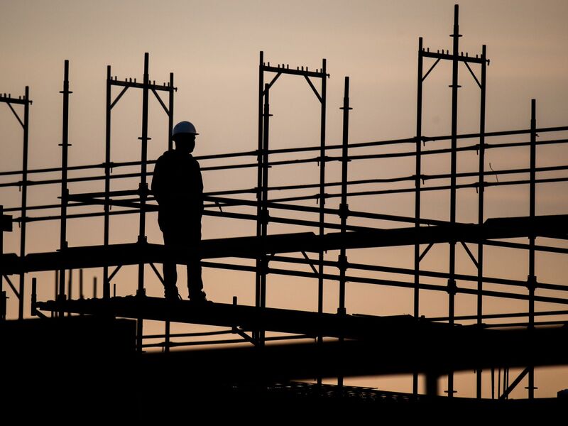 Viele EU-Arbeitskräfte - hier eine Szene einer Baustelle - kommen zum Arbeiten nach Deutschland. (Symbolfoto) - Foto: Julian Stratenschulte/dpa