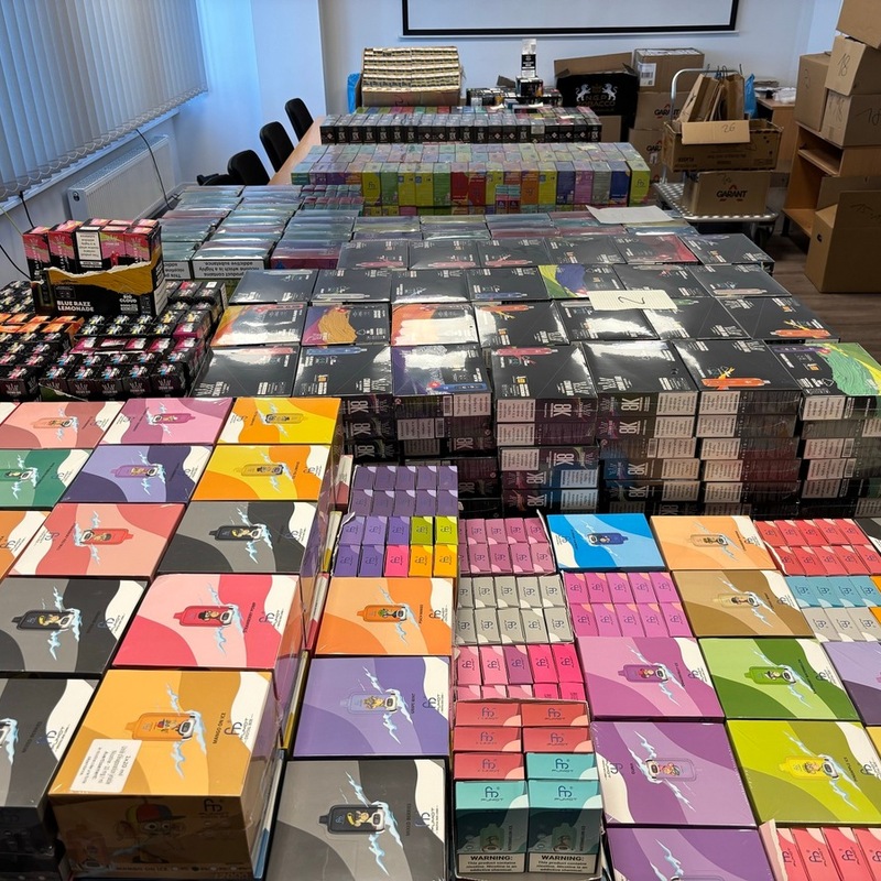 HZA-AC: Tausende unversteuerte E-Vapes / Zoll räumt Lager von Würselener Kiosk - Foto: presseportal.de