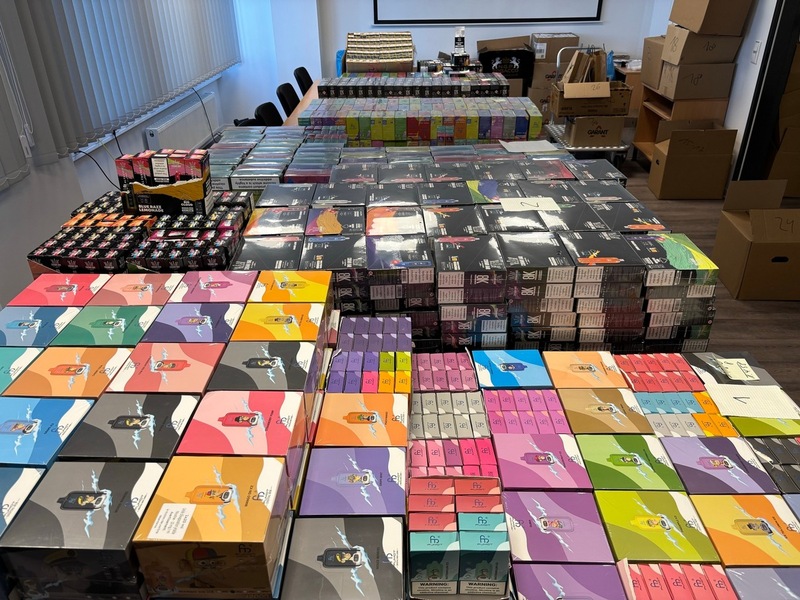 HZA-AC: Tausende unversteuerte E-Vapes / Zoll räumt Lager von Würselener Kiosk - Foto: presseportal.de