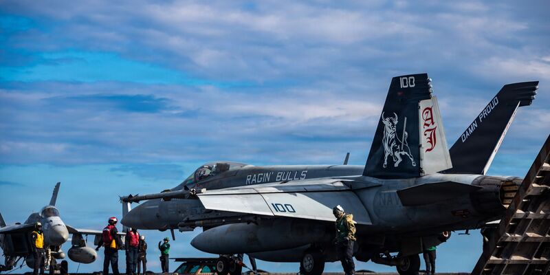 Das US-Militär nutzt für seine Angriffe im Iran unter anderem zwei Flugzeugträger. (Archivbild) - Foto: Uncredited/U.S. Central Command/AP/dpa