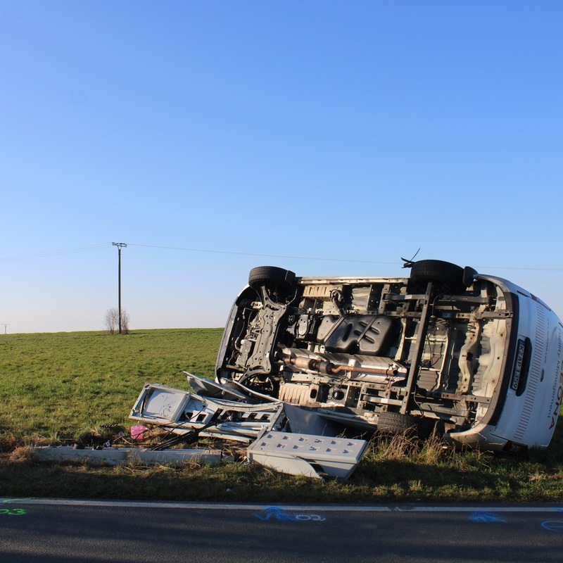 POL-RBK: Kürten - Fahrzeug überschlägt sich nach Unfall im Kreuzungsbereich - Foto: presseportal.de