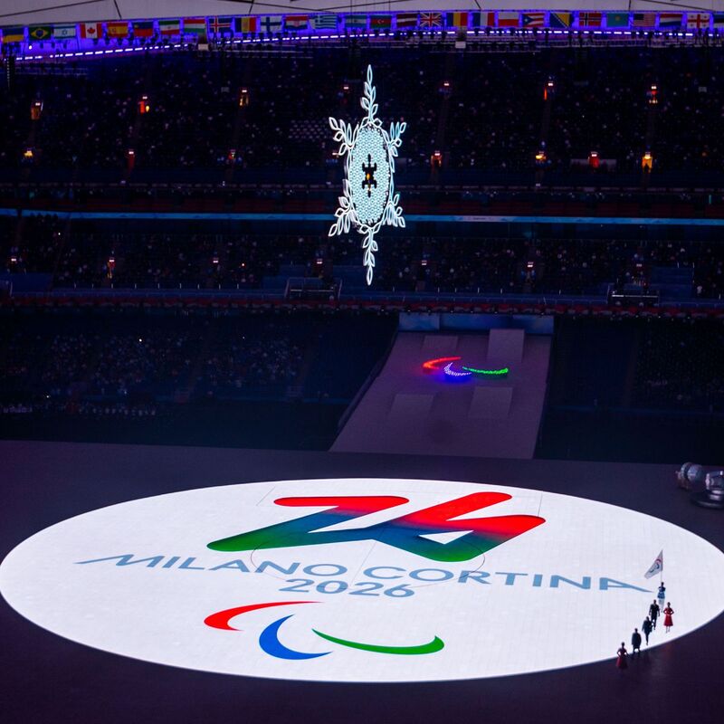 Statt Athleten werden Freiwillige bei der Eröffnung der Paralympischen Spiele die Fahnen tragen. (Archivbild)  - Foto: Jens Büttner/dpa-Zentralbild/dpa