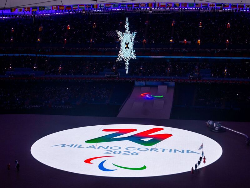 Statt Athleten werden Freiwillige bei der Eröffnung der Paralympischen Spiele die Fahnen tragen. (Archivbild)  - Foto: Jens Büttner/dpa-Zentralbild/dpa