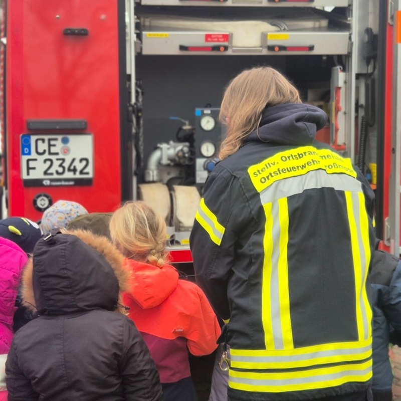 FW Wathlingen: Spannender Vormittag bei der Feuerwehr Großmoor - Kindergarten 