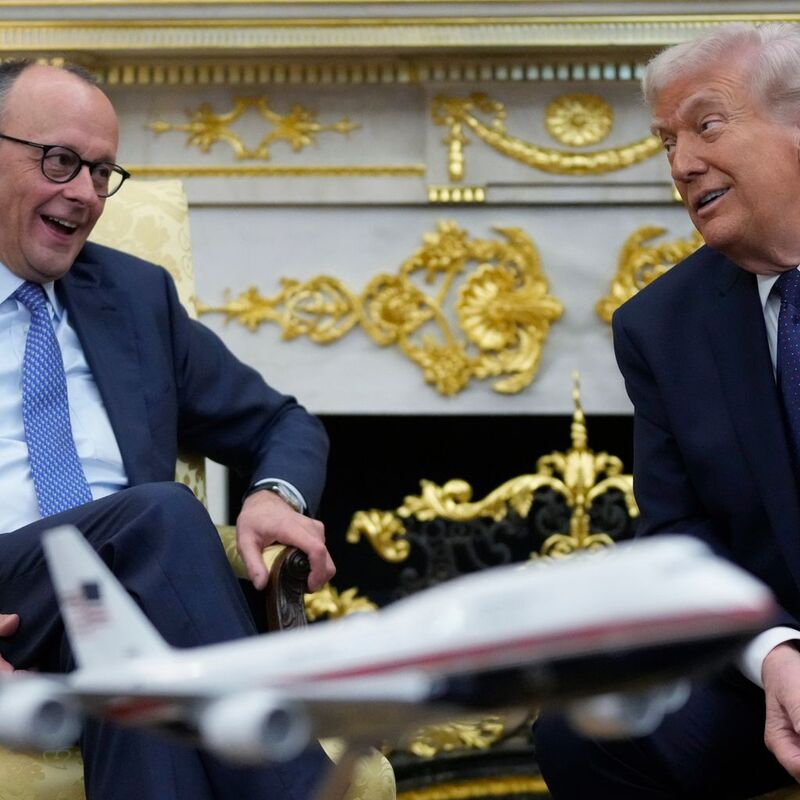 Trump hatte bei einem Treffen mit Merz Kritik an den Regierungen von Spanien und Großbritannien geübt. - Foto: Mark Schiefelbein/AP/dpa