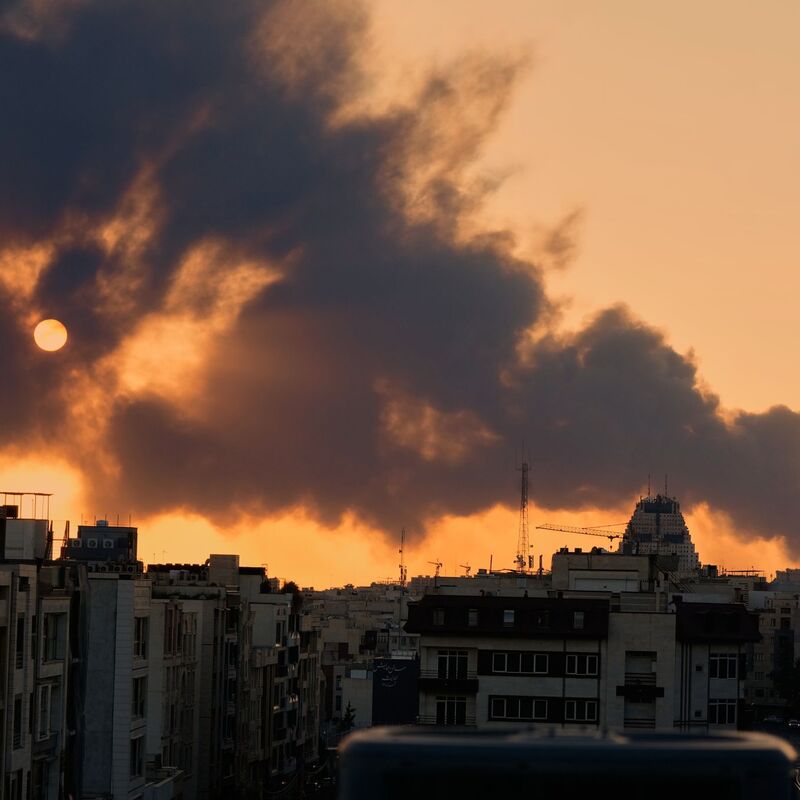 Israels Luftwaffe bombardiert weiterhin Ziele in Irans Hauptstadt Teheran. (Archivbild) - Foto: Vahid Salemi/AP/dpa