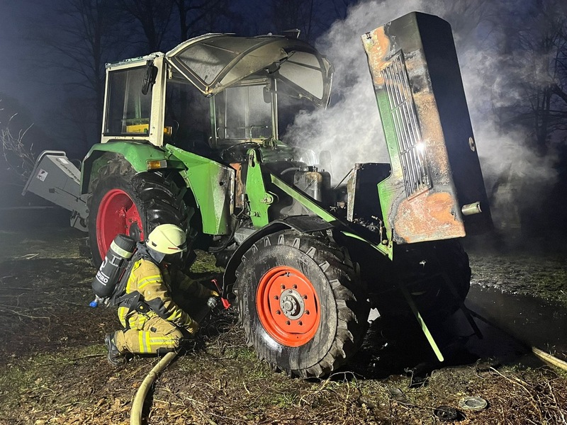 FW-OLL: Traktor fängt Feuer - Foto: presseportal.de