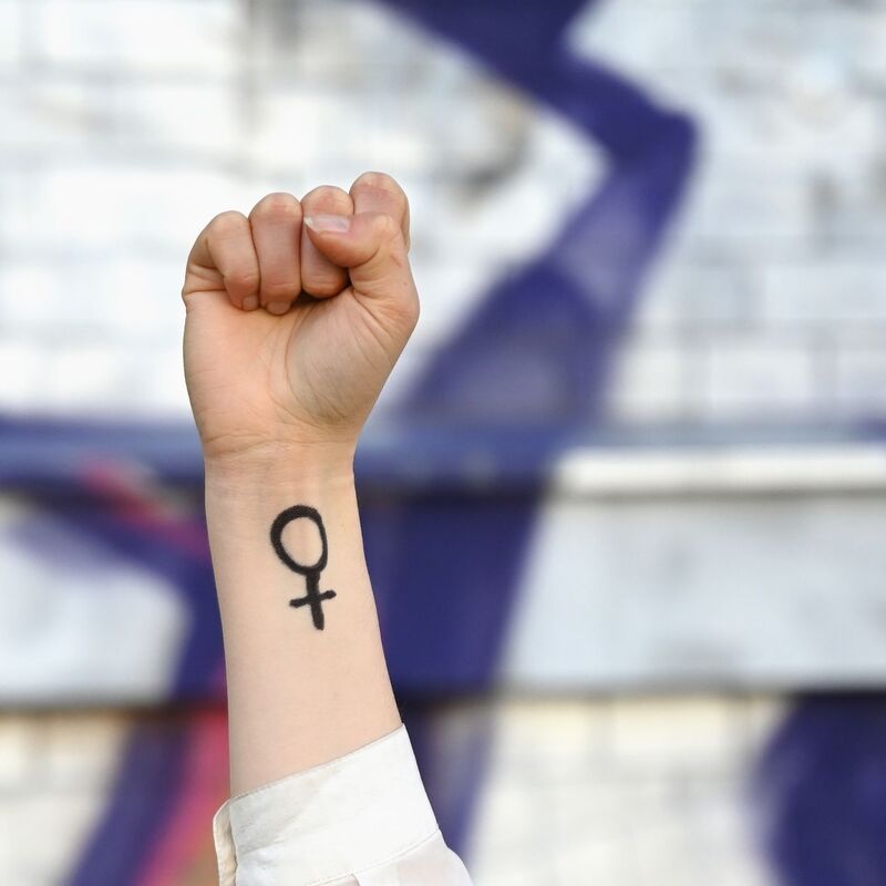 Womöglich stehe eine Neuverhandlung der Geschlechterrollen an, befürchten Experten. (Symbolbild) - Foto: Elisa Schu/dpa