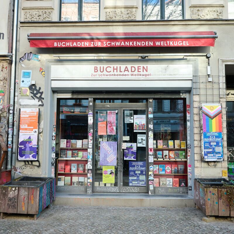 Die drei Buchläden aus dem eher linken Spektrum in Berlin, Bremen und Göttingen wurden wegen «verfassungsschutzrelevanter Erkenntnisse» von der Liste der Buchhandlungen gestrichen, die eine Jury für den Preis empfahl. - Foto: Annette Riedl/dpa
