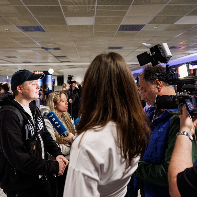 «Natürlich ist es beunruhigend, wenn man Raketen über die Köpfe fliegen sieht», sagt Carl Wagener. - Foto: Hannes P. Albert/dpa